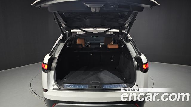 Land Rover Range Rover Velar 2021 — photo 26