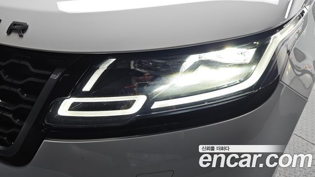 Land Rover Range Rover Velar 2021 — photo 8
