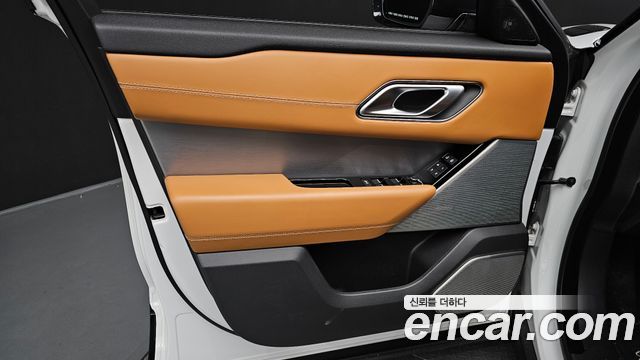 Land Rover Range Rover Velar 2021 — photo 14