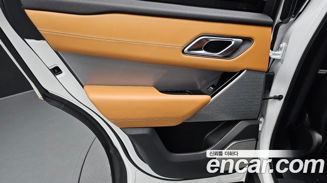 Land Rover Range Rover Velar 2021 — photo 15