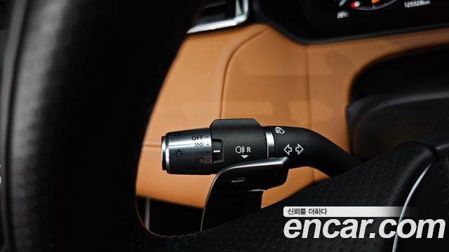 Land Rover Range Rover Velar 2021 — photo 29