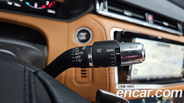 Land Rover Range Rover Velar 2021 — photo 30