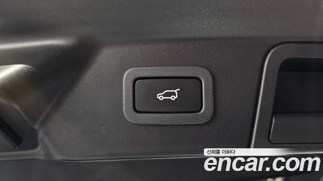 Land Rover Range Rover Velar 2021 — photo 33