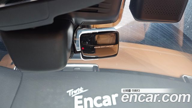 Land Rover Range Rover Velar 2021 — photo 35