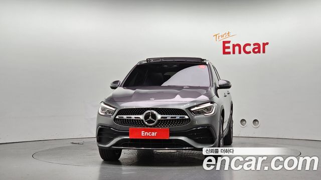 Mercedes-Benz GLA-Class 2023 — photo 3