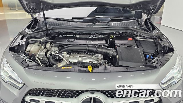 Mercedes-Benz GLA-Class 2023 — photo 6