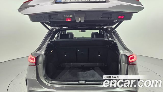 Mercedes-Benz GLA-Class 2023 — photo 26