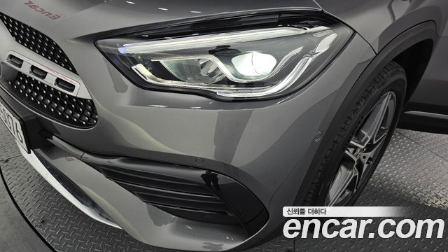 Mercedes-Benz GLA-Class 2023 — photo 8