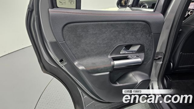 Mercedes-Benz GLA-Class 2023 — photo 15