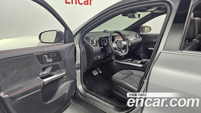 Mercedes-Benz GLA-Class 2023 — photo 16