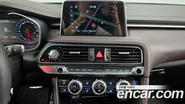 Genesis G70 2020 — photo 14