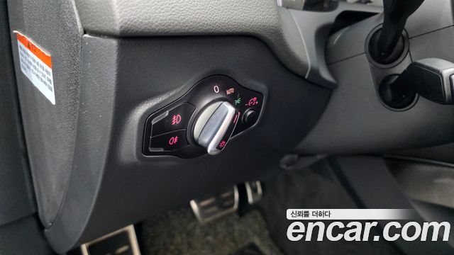 Audi SQ5 2015 — photo 24