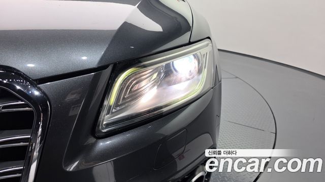 Audi SQ5 2015 — photo 8