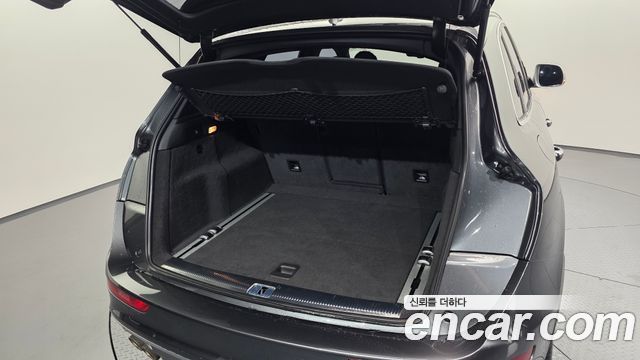 Audi SQ5 2015 — photo 31