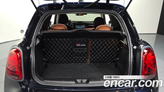Mini Cooper 2022 — photo 26