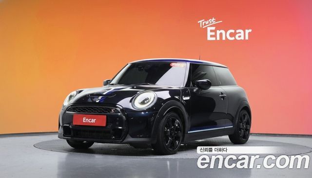 Mini Cooper 2022 — photo 1