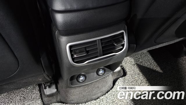 Hyundai Santafe 2021 — photo 31