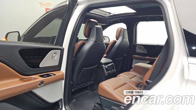 Lincoln Aviator 2021 — photo 17
