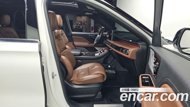 Lincoln Aviator 2021 — photo 18