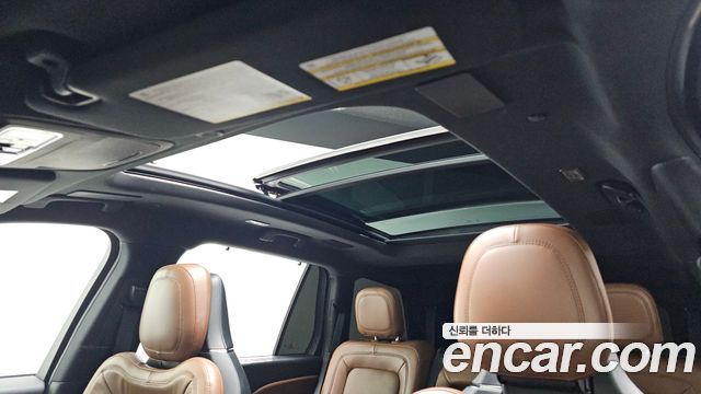 Lincoln Aviator 2021 — photo 24