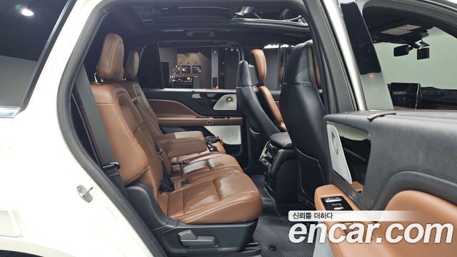 Lincoln Aviator 2021 — photo 16