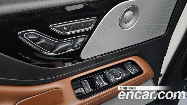 Lincoln Aviator 2021 — photo 34