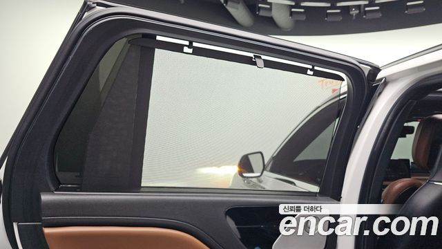 Lincoln Aviator 2021 — photo 35