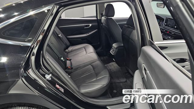 Hyundai Sonata 2022 — photo 17