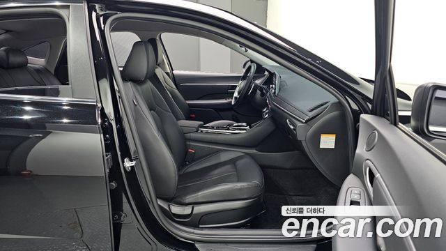 Hyundai Sonata 2022 — photo 16