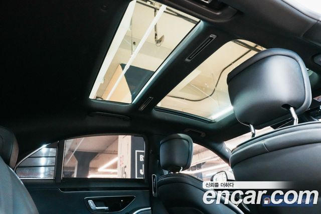 Mercedes-Benz S-Class 2021 — photo 9