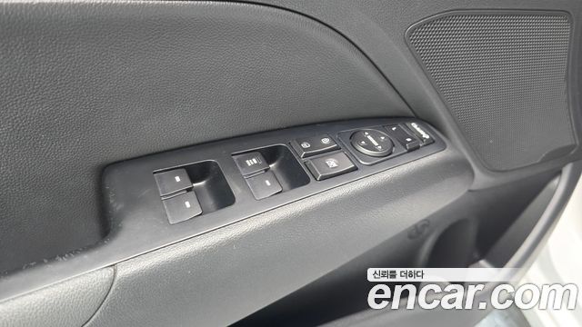 Hyundai AVANTE 2016 — photo 14