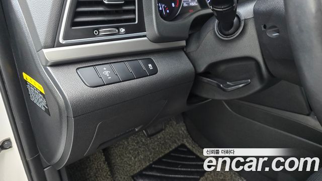 Hyundai AVANTE 2016 — photo 15