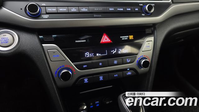 Hyundai AVANTE 2016 — photo 18