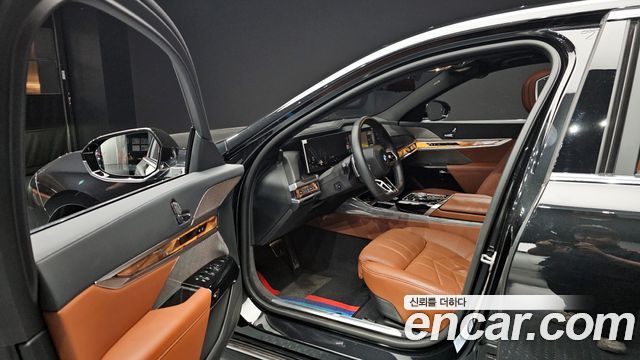 BMW 7-Series 2024 — photo 13