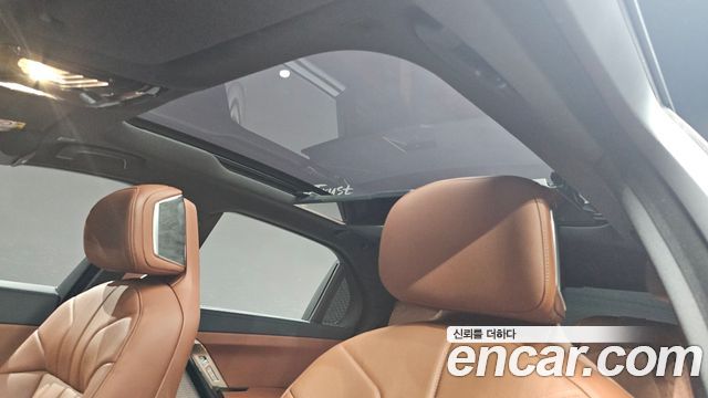 BMW 7-Series 2024 — photo 25