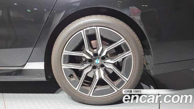BMW 7-Series 2024 — photo 7