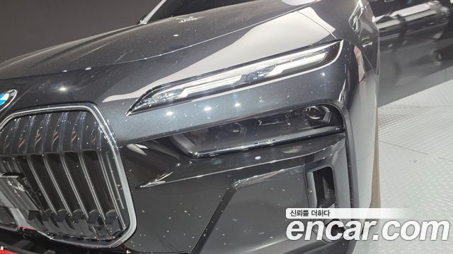 BMW 7-Series 2024 — photo 8