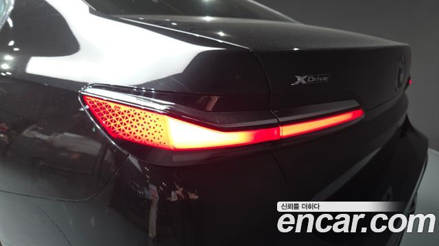 BMW 7-Series 2024 — photo 9