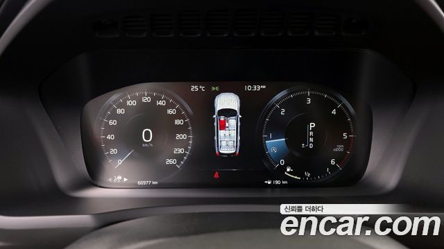 Volvo XC90 2019 — photo 11