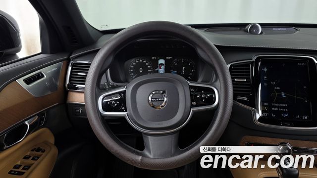 Volvo XC90 2019 — photo 19