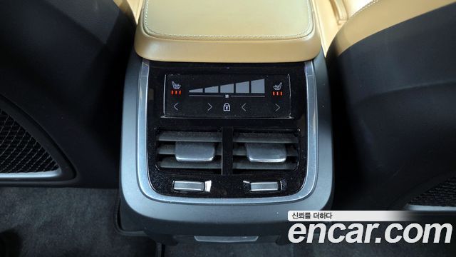 Volvo XC90 2019 — photo 25