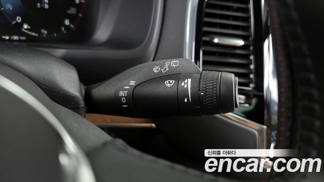 Volvo XC90 2019 — photo 29