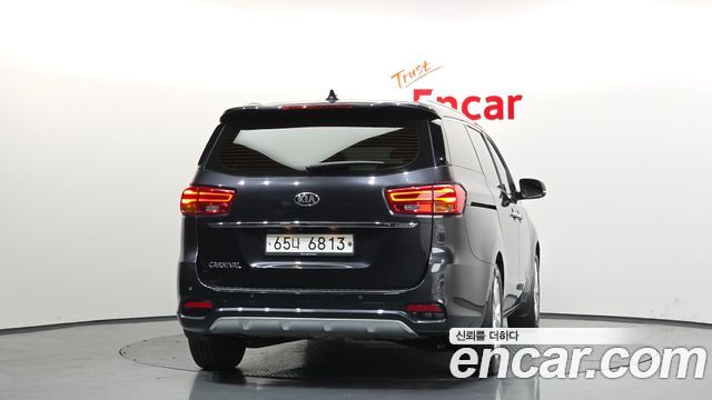 Kia Canival 2019 — photo 4