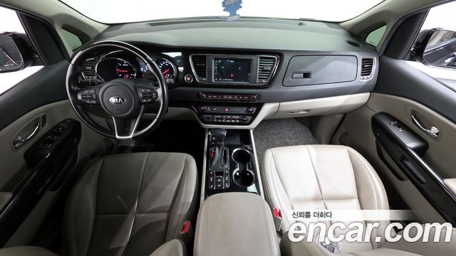 Kia Canival 2019 — photo 10