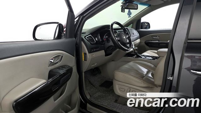 Kia Canival 2019 — photo 13