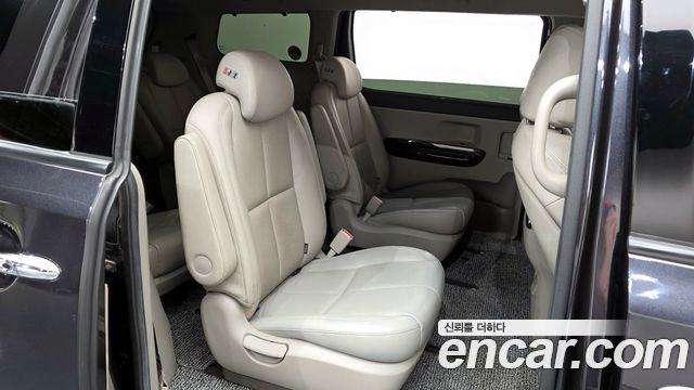 Kia Canival 2019 — photo 17