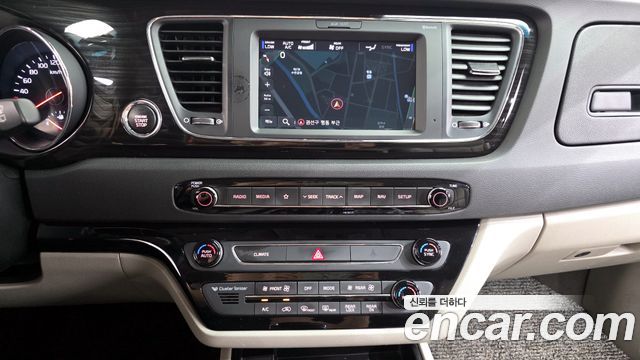 Kia Canival 2019 — photo 19