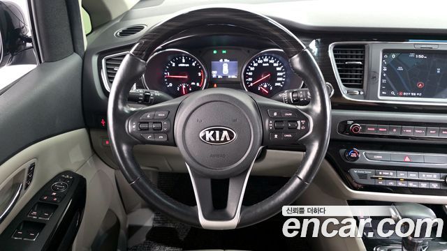 Kia Canival 2019 — photo 20
