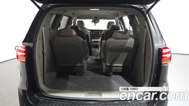 Kia Canival 2019 — photo 23