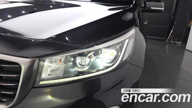Kia Canival 2019 — photo 8